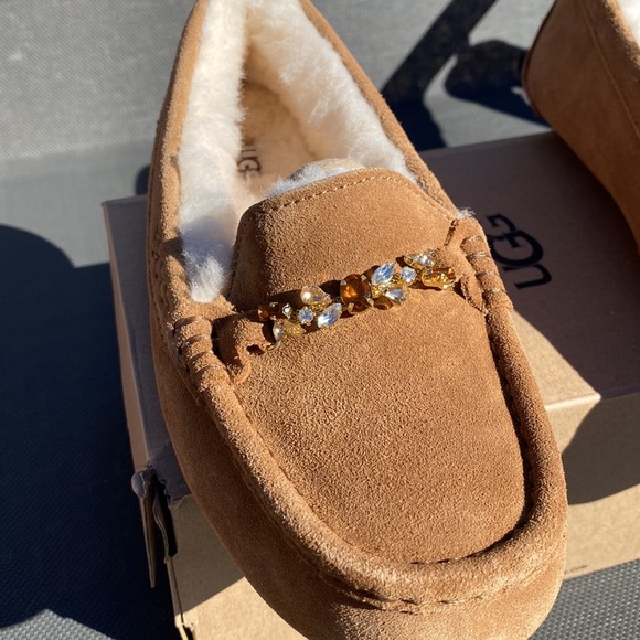 **LAST PAIR** Rare NWT UGG Charm Gem Ansley Slippers-box included sz 8 - Picture 7 of 17